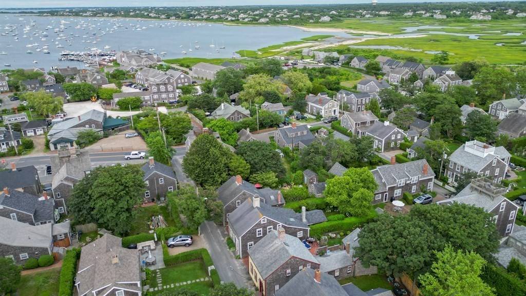 Nantucket, MA 02554,6 York Street