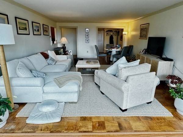 Boston, MA 02114,6 Whittier Place #16N