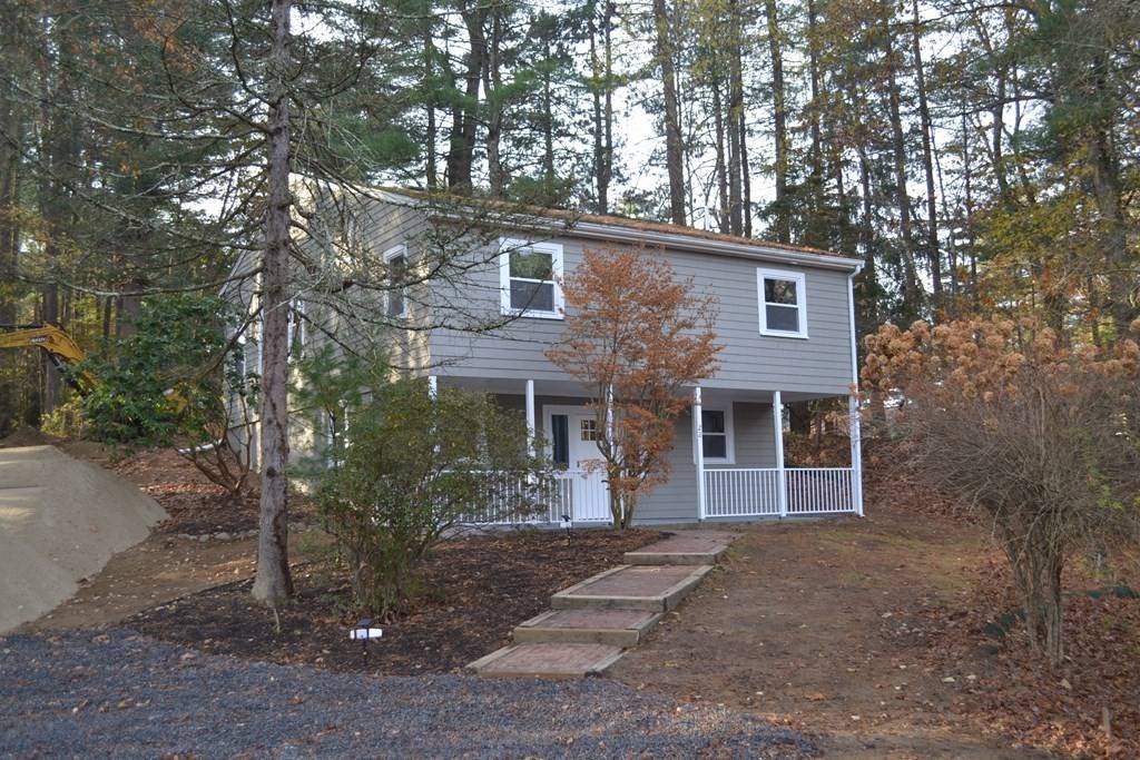 Boxford, MA 01921,22 Pond St