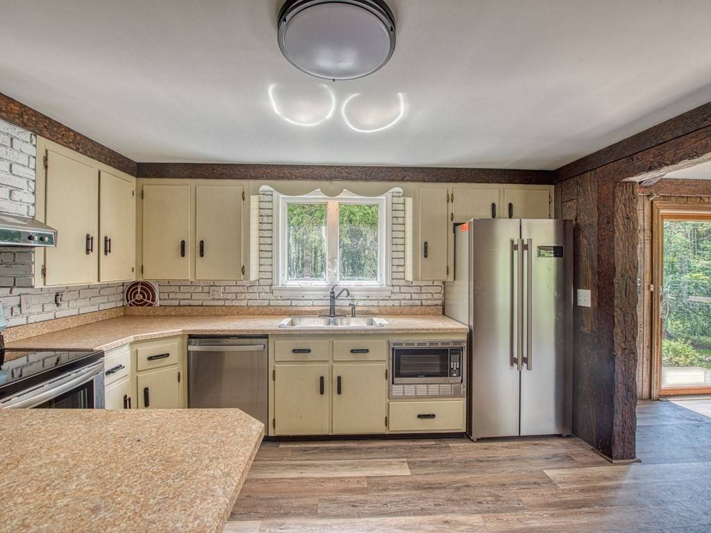 Taunton, MA 02780,162 Hodges Street