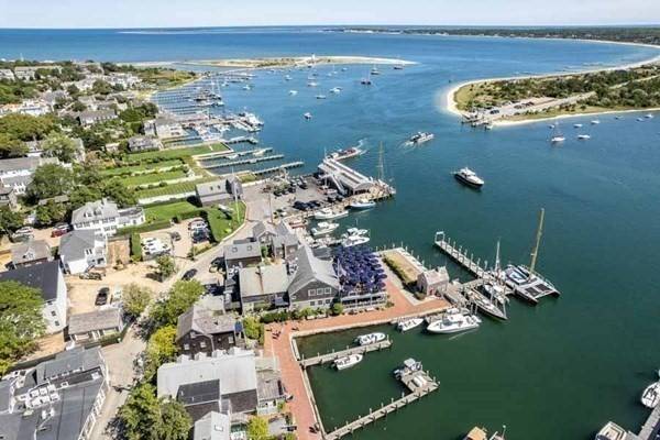 Edgartown, MA 02539,25 Dock St