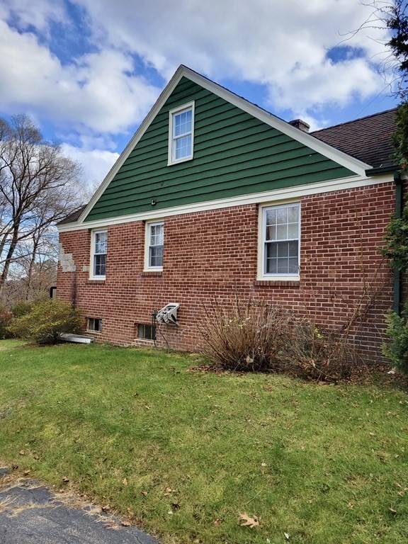 Southbridge, MA 01550,4 Marjorie Lane