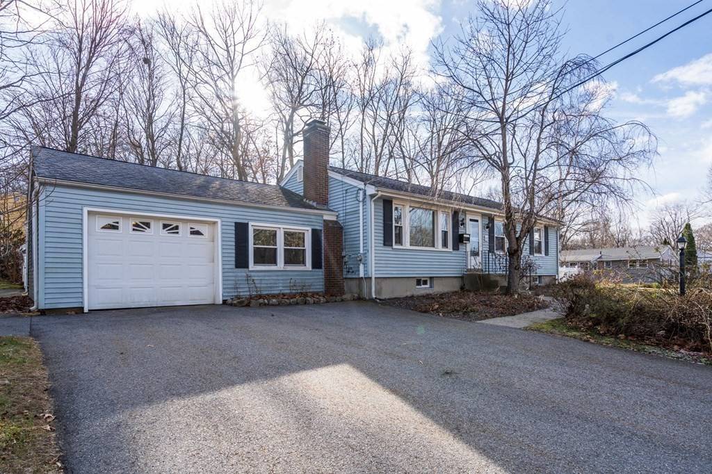 Holden, MA 01520,65 Scenic Dr