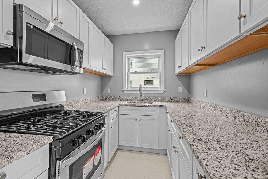 Fall River, MA 02720,92 Ballard Street