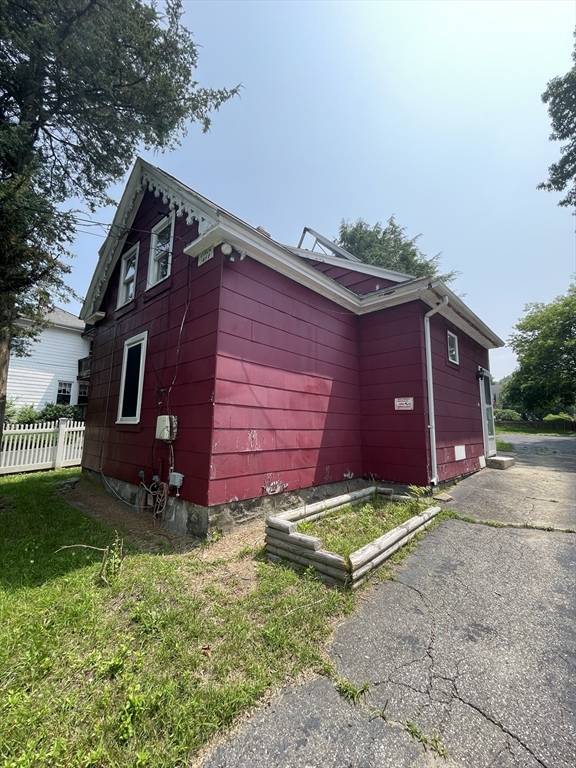 Milford, MA 01757,26 Parkhurst St