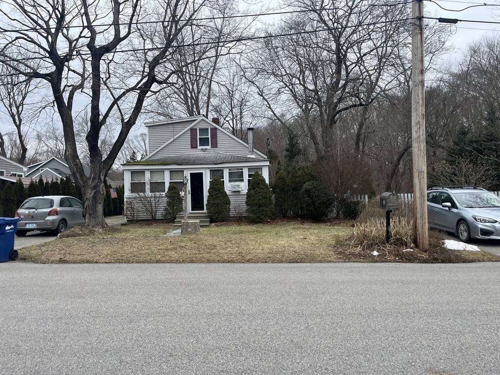 Seekonk, MA 02771,32 Quarry Street