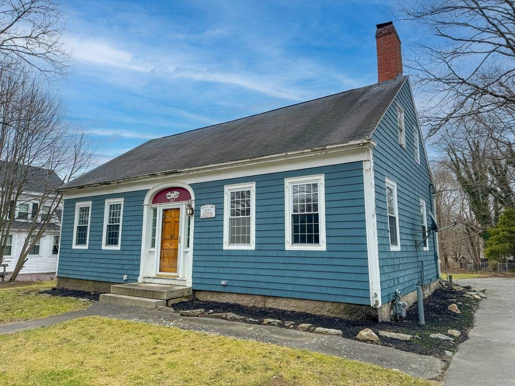 Middleboro, MA 02346,287 N Main St