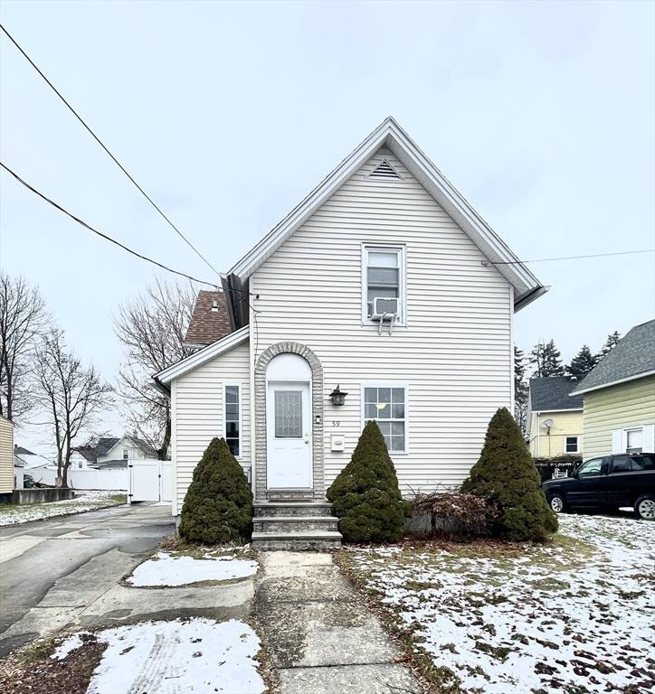 Ludlow, MA 01056,59 Meadow Street