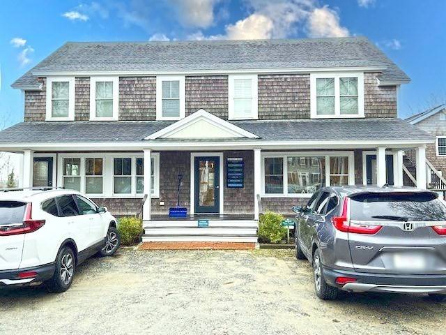 Edgartown, MA 02568,10 State Road #LL