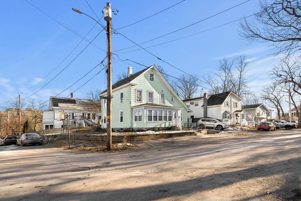 Methuen, MA 01844,5 Walnut St
