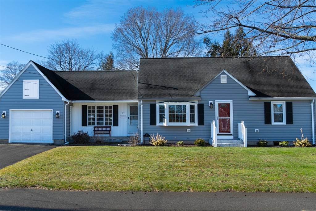 Ludlow, MA 01056,35 Bluegrass Ln