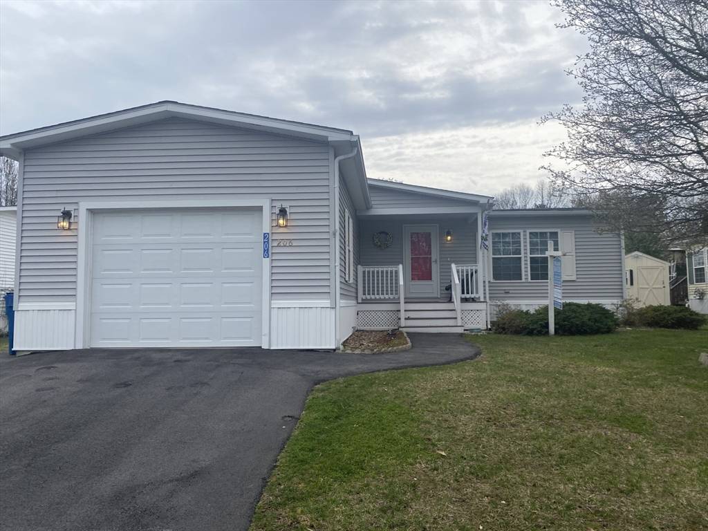 Taunton, MA 02780,206 White Oak Terrace