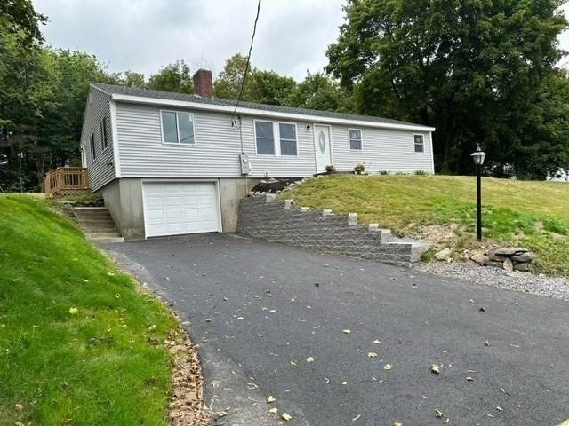 Sterling, MA 01564,11 Hilltop Dr