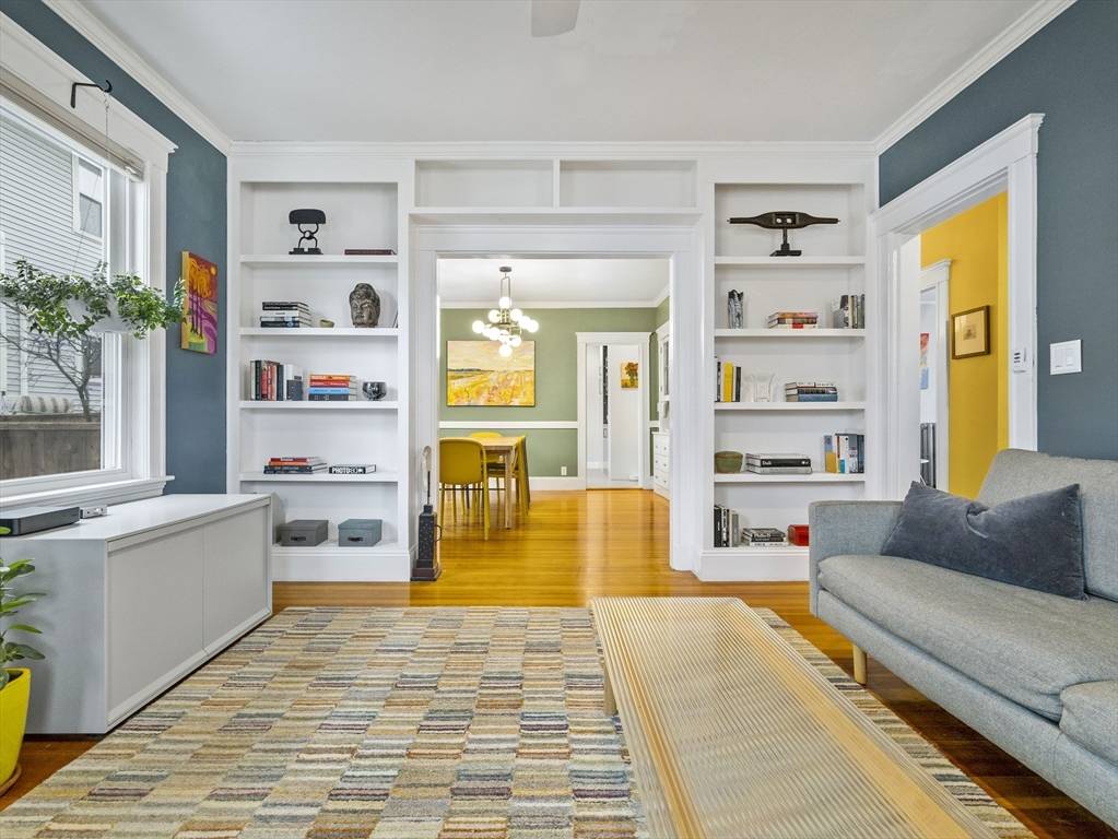 Boston, MA 02131,59 Bradwood St #1