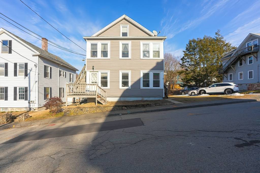 Spencer, MA 01562,3 Pond St