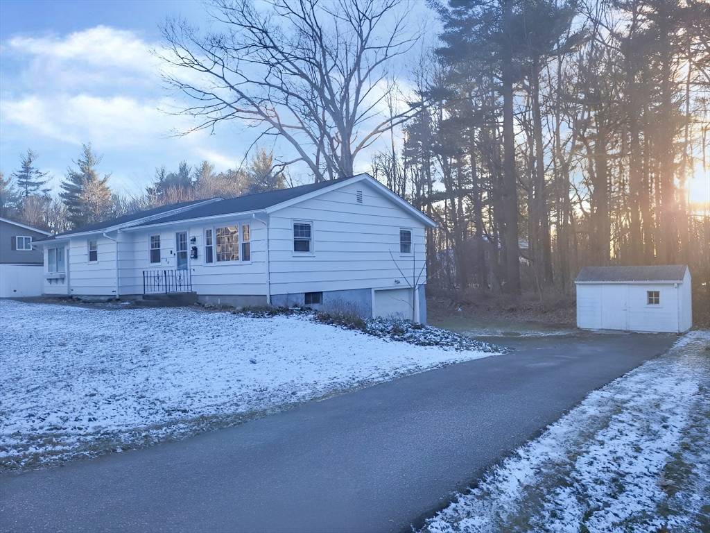 Spencer, MA 01562,20 Sunset Ln