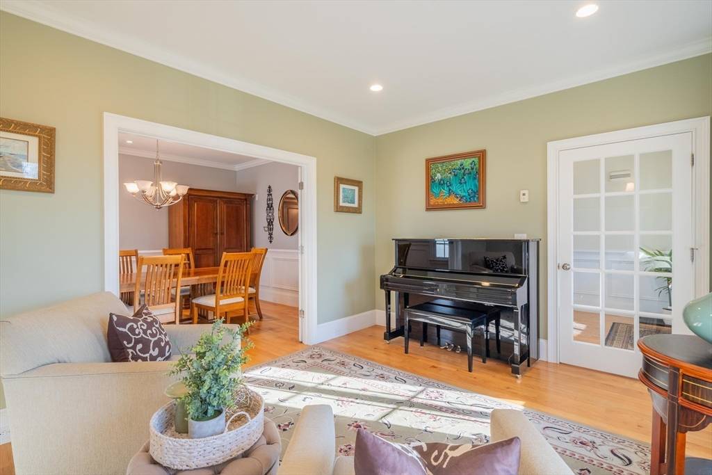 Lexington, MA 02421,18 Ewell Ave