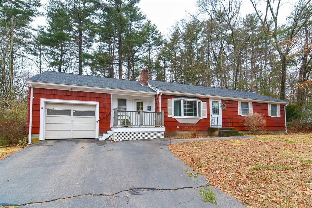 Wrentham, MA 02093,135 Harvard Ln