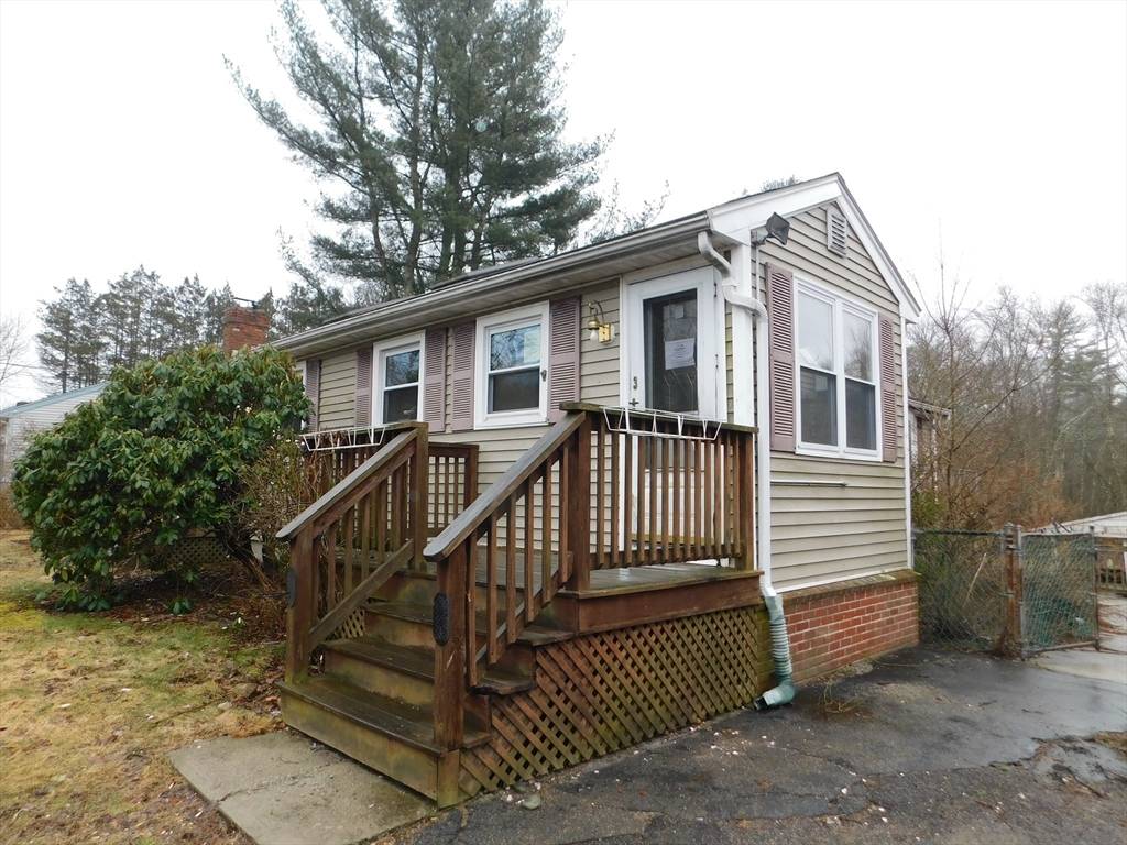 East Bridgewater, MA 02333,3 Cedar St