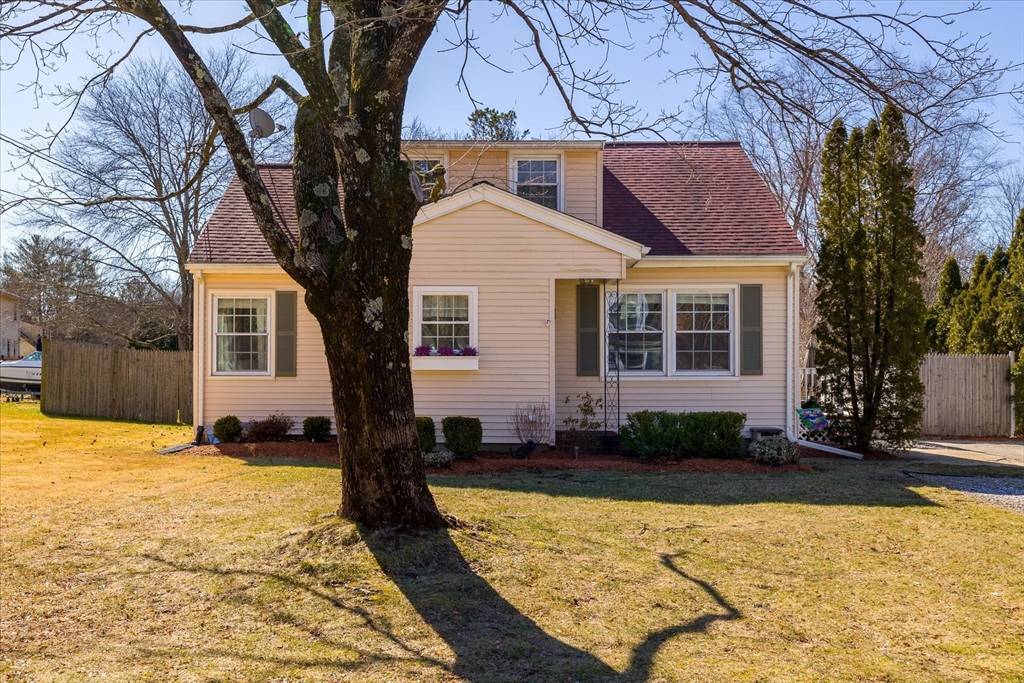 Uxbridge, MA 01569,19 Susan Pkwy