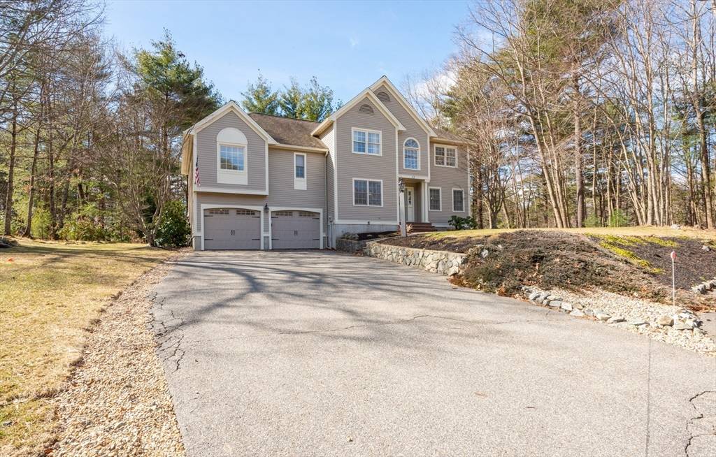 Georgetown, MA 01833,12 Hickory Lane