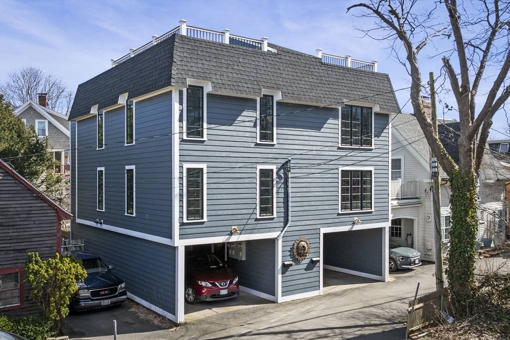 Marblehead, MA 01945,9 Hanover Court #1