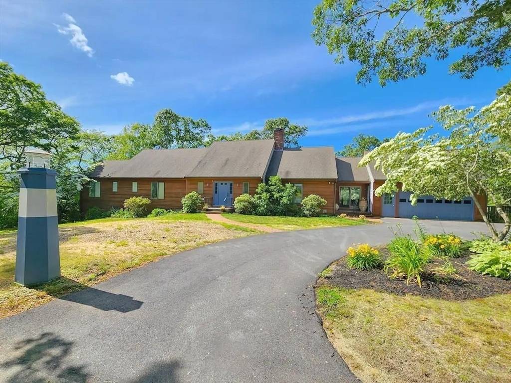 Bourne, MA 02532,2 Mill Pond Cir