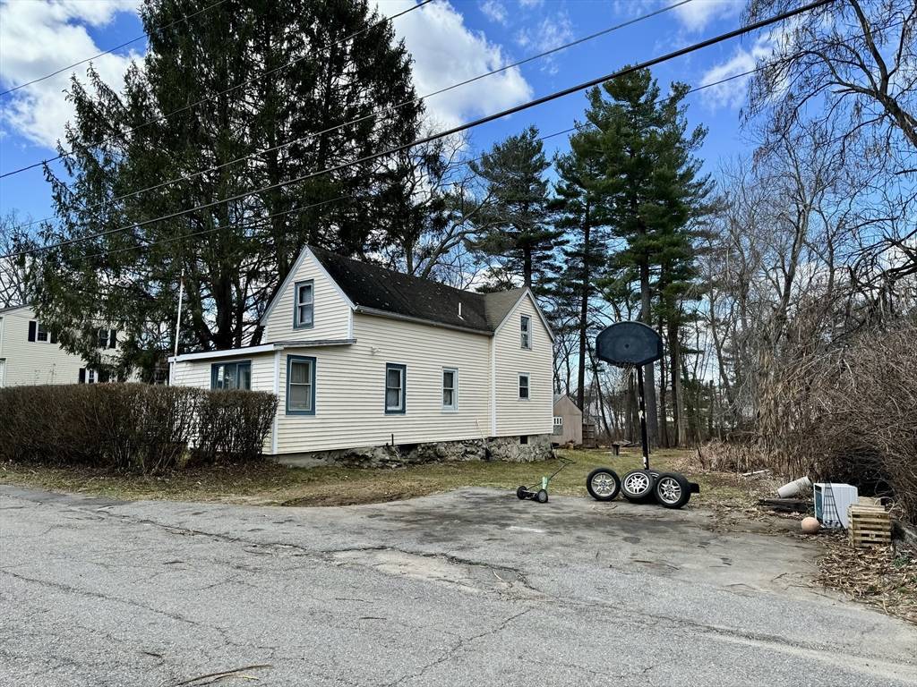 Billerica, MA 01821,10 Callahan St