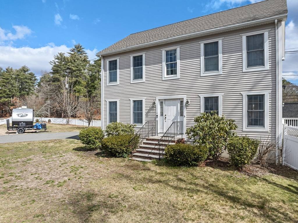 Middleboro, MA 02346,4 Acorn St