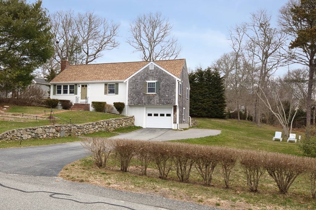 Bourne, MA 02559,19 Bennets Neck Dr