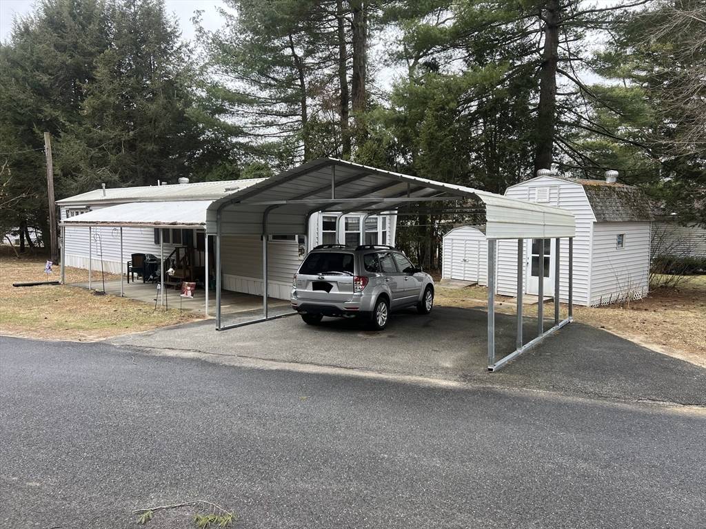 Brimfield, MA 01010,4 Fox Run Ln