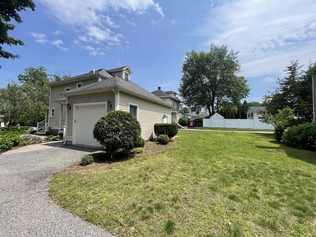 Wellesley, MA 02482,58 Oak Street