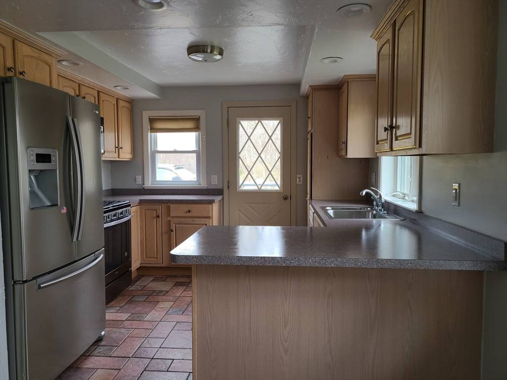 Rockland, MA 02370,9 Vinton Ter