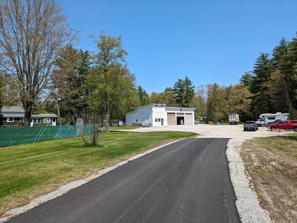 Deerfield, NH 03037,30 Raymond Rd