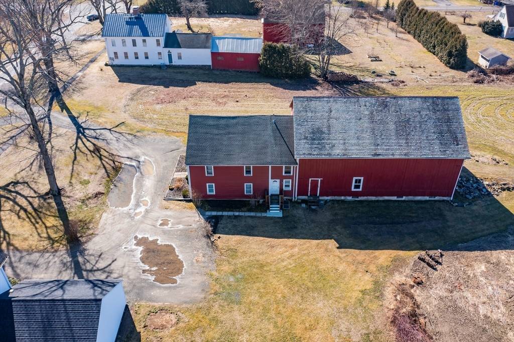 Hadley, MA 01035,27 West St