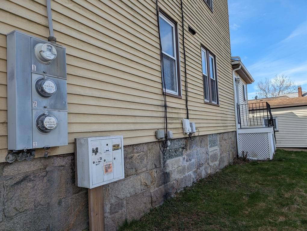 Fall River, MA 02721,483 Stafford Rd