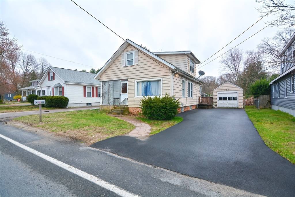 Seekonk, MA 02771,127 Pine St