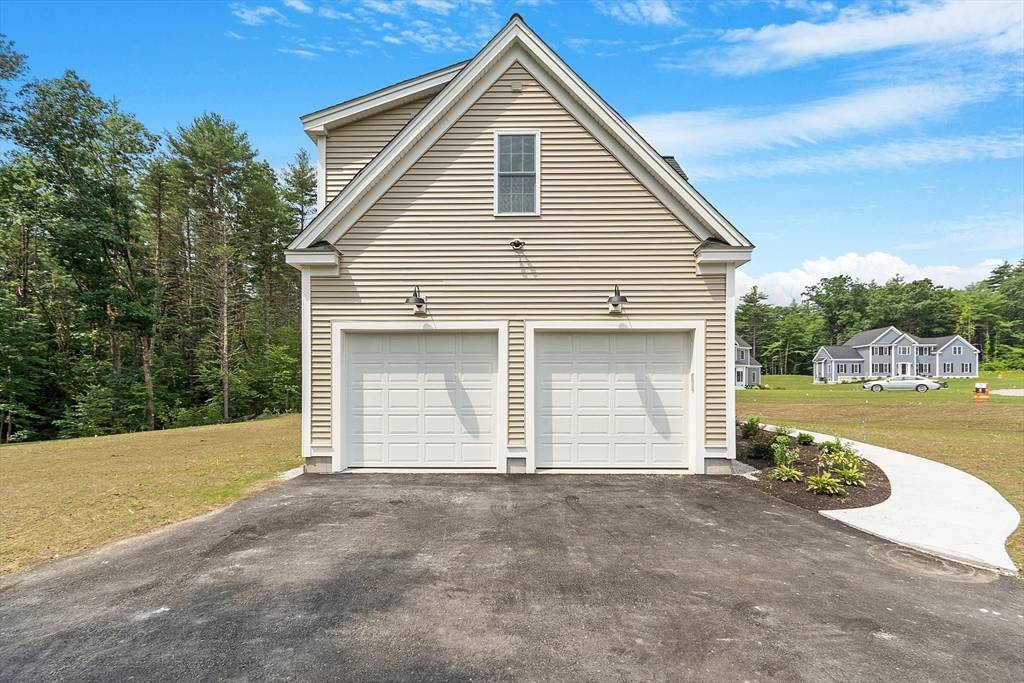 Pepperell, MA 01463,10 Robinson Road