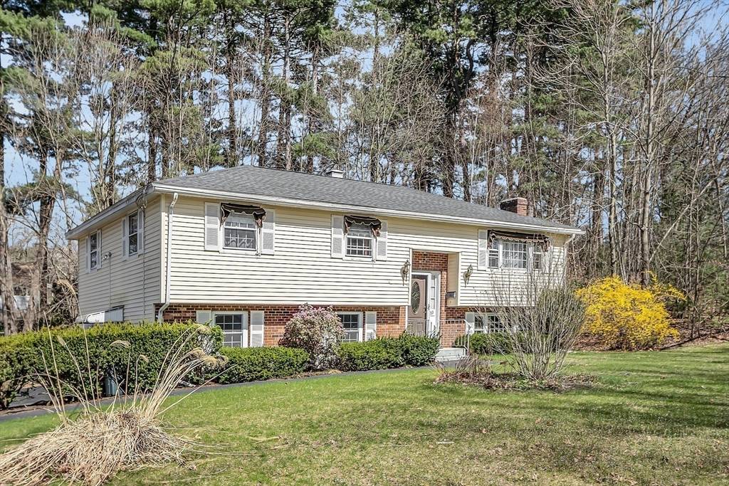 Chelmsford, MA 01824,33 Ideal Ave