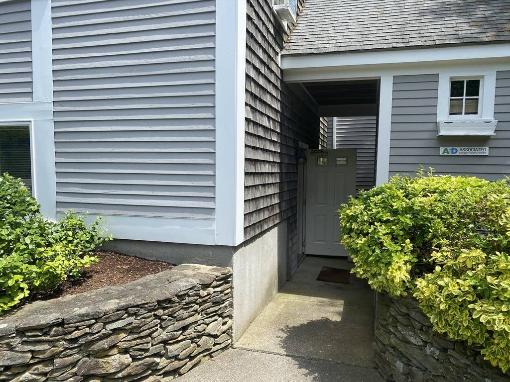 Plymouth, MA 02360,5 Aldrin Rd #1