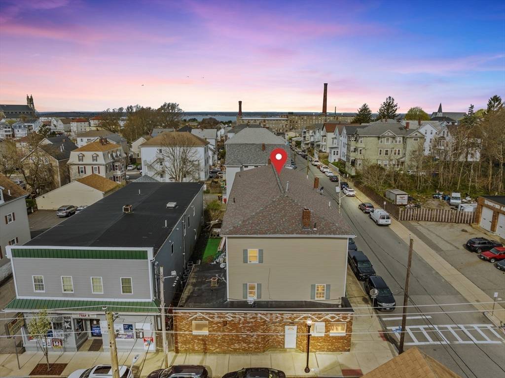 Fall River, MA 02724,233 E Main St