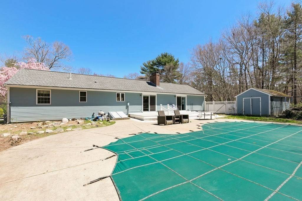 Lakeville, MA 02347,12 Moulton St