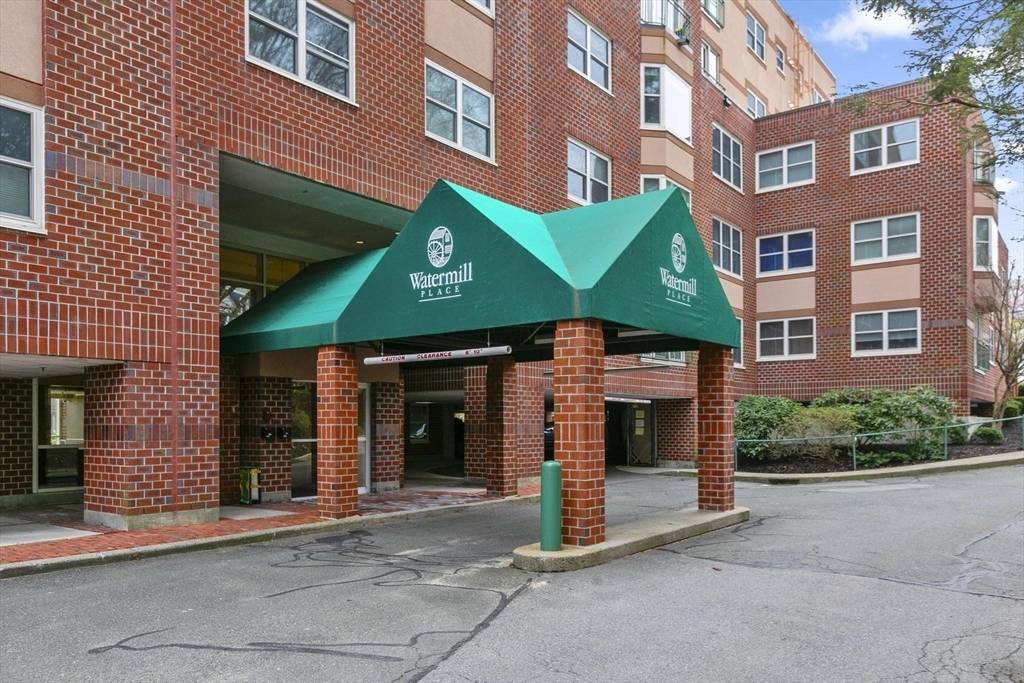 Arlington, MA 02474,1 Watermill Place #128