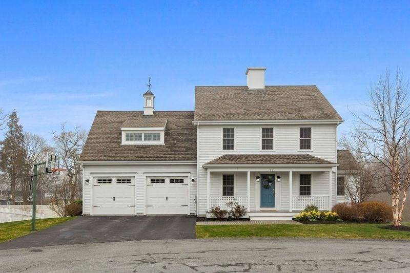 Hingham, MA 02043,22 Weathervane Ct