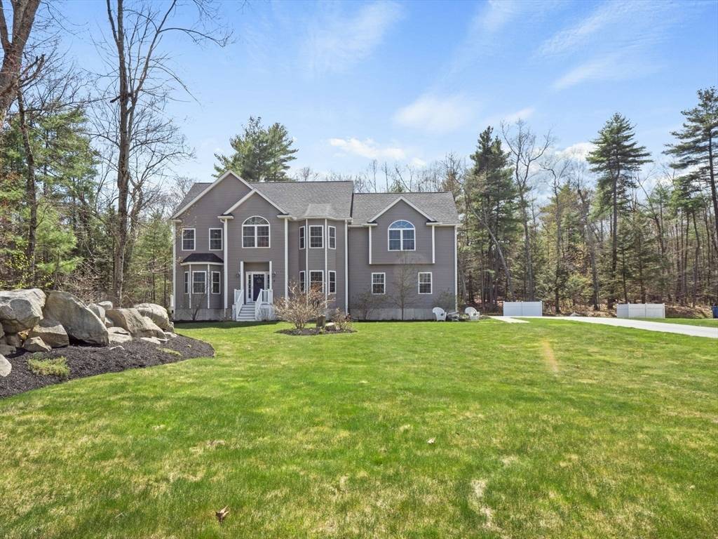 Tyngsborough, MA 01879,3 Ava Ln