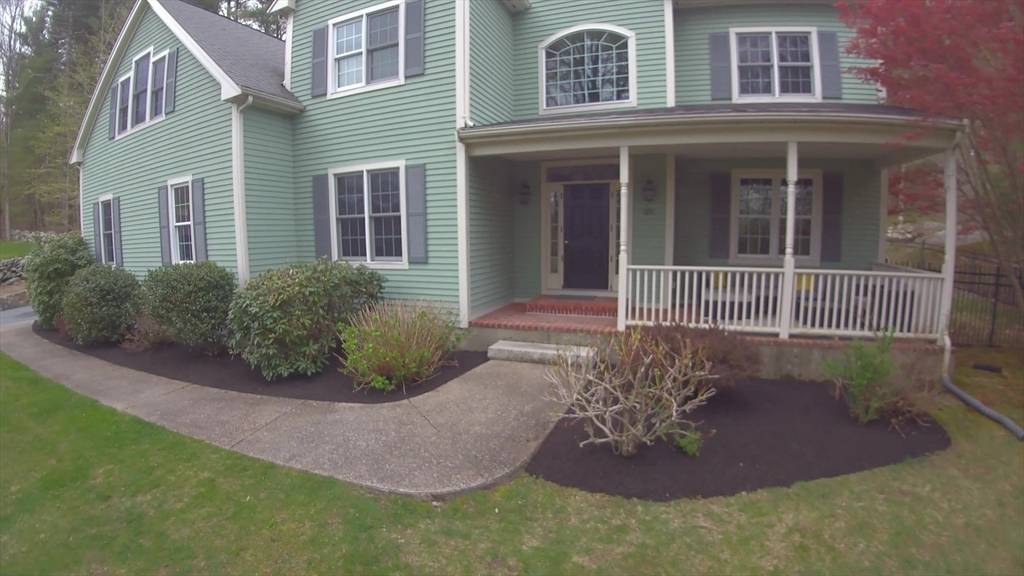 Holliston, MA 01746,690 Highland St