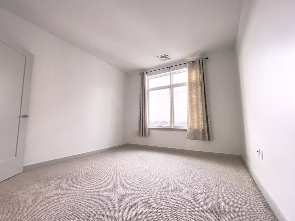 Boston, MA 02135,180 Telford St #506
