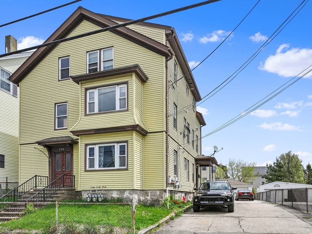 Fall River, MA 02724,156 Kilburn St