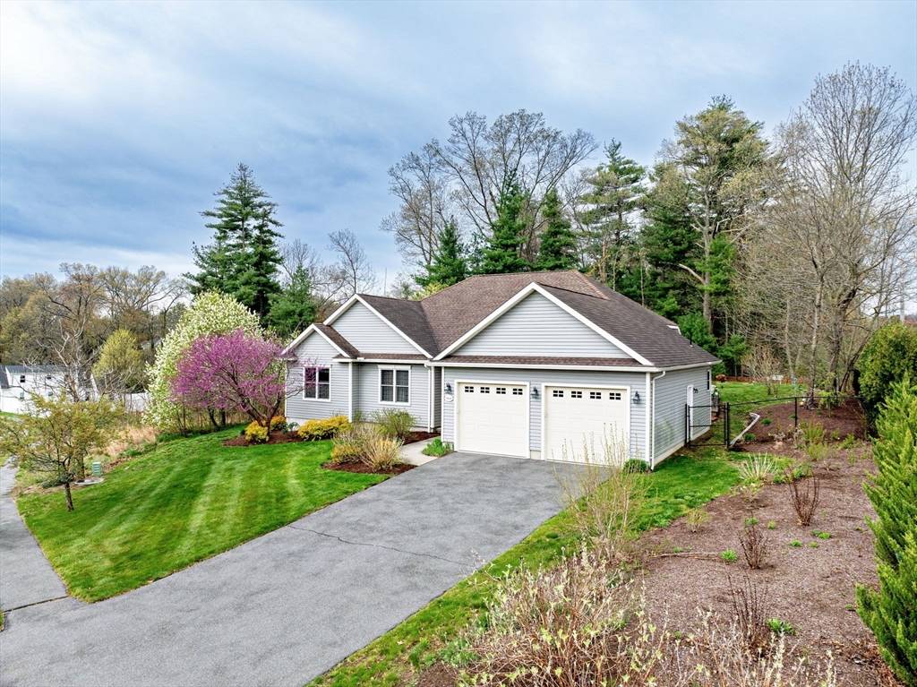 Ludlow, MA 01056,11 Daisy Lane