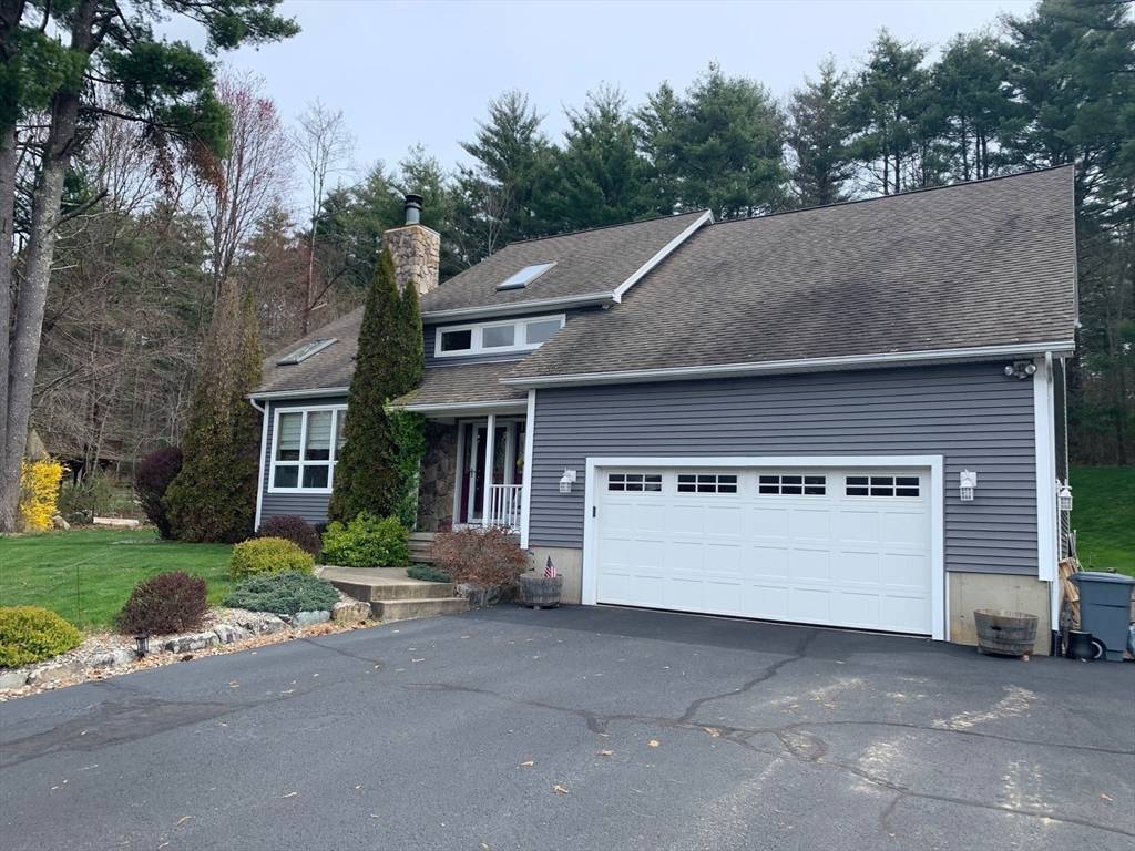 Ludlow, MA 01056,115 Timber Ridge Rd